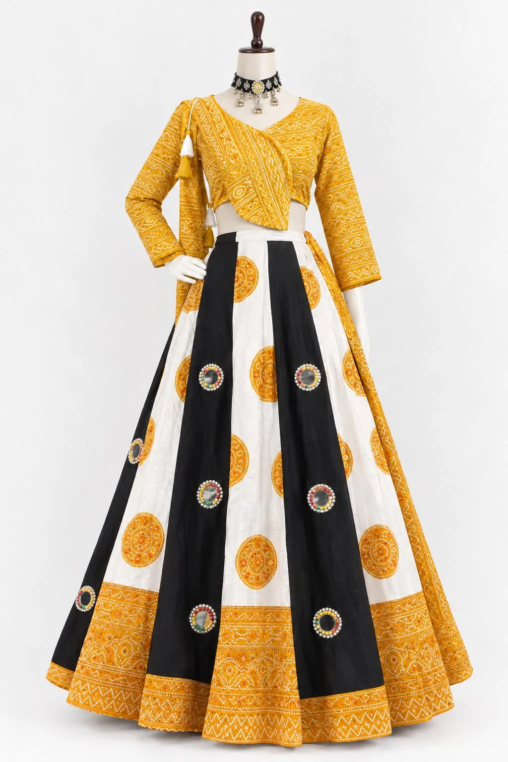 NO.09 BLACK YELLOW BANDHEJ WITH MIRROR