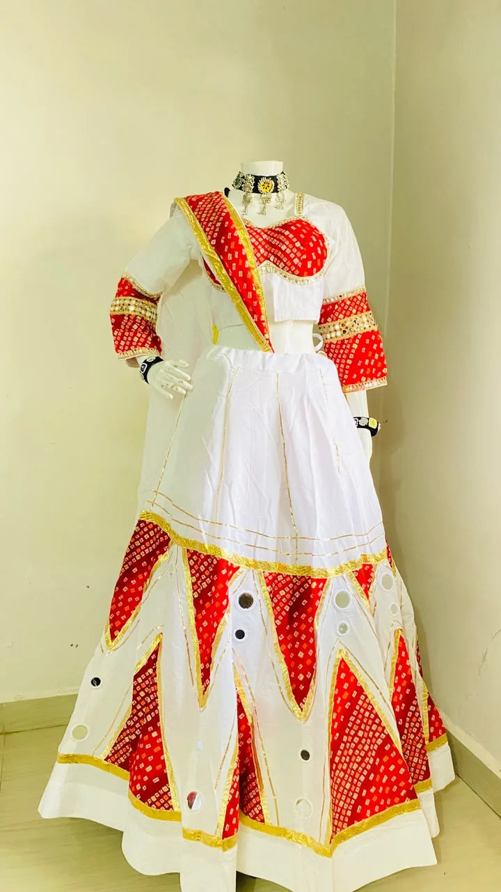 Bandhani Beauty in Red and White